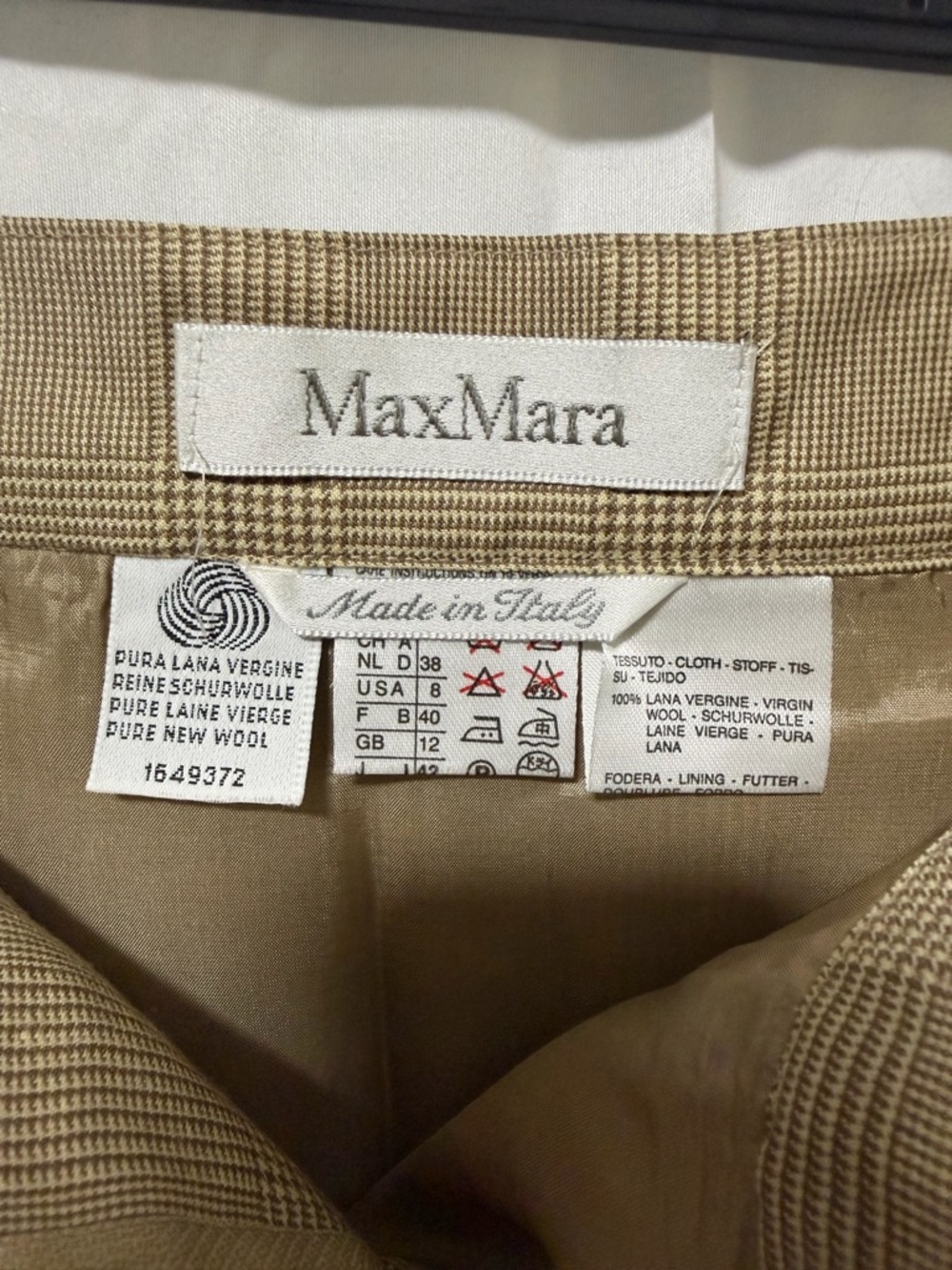 MaxMara 3-piece Women's Tan Double-Breasted Jacket w/pants and skirt - Picture 11 of 15